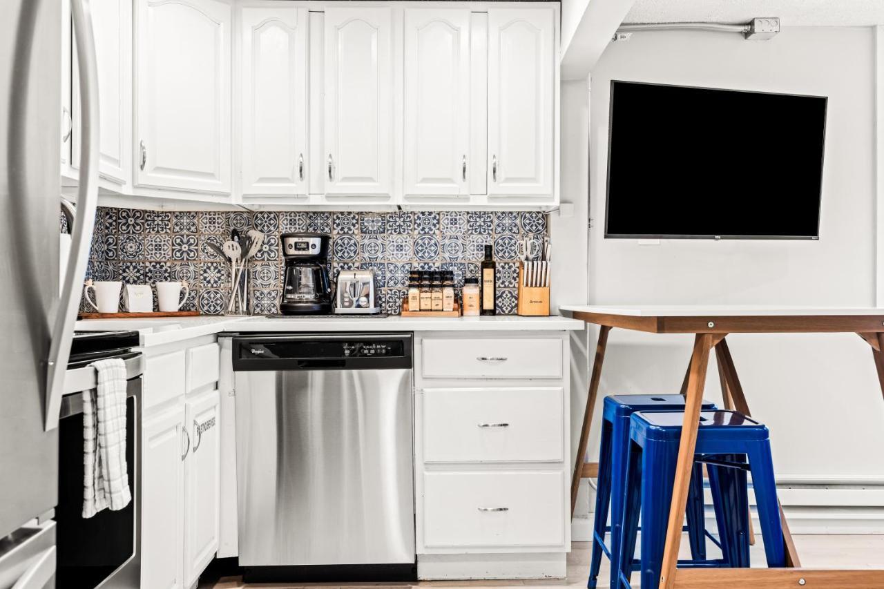 Contemporary Finishes - Studio Apt - Sloans Lake Denver Ngoại thất bức ảnh
